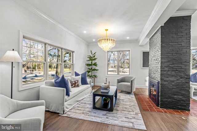 804 MAIN ST, Riverton, NJ 08077