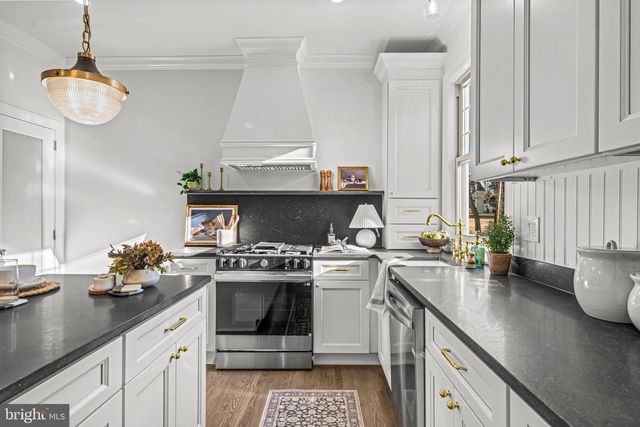 804 MAIN ST, Riverton, NJ 08077