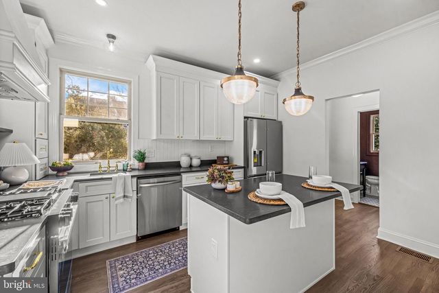 804 MAIN ST, Riverton, NJ 08077