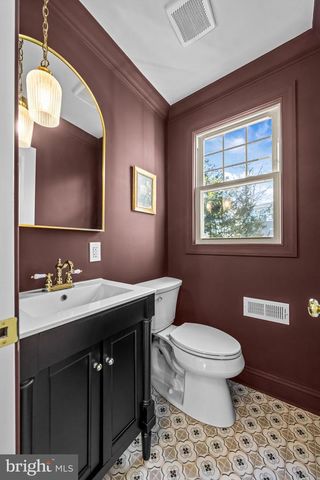 804 MAIN ST, Riverton, NJ 08077