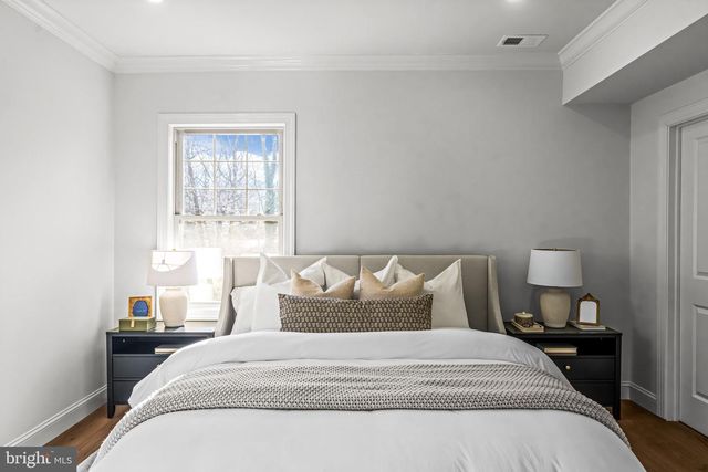 804 MAIN ST, Riverton, NJ 08077