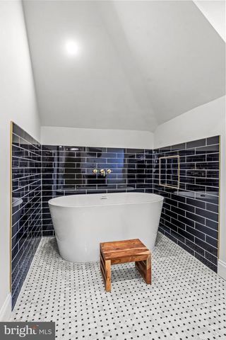 804 MAIN ST, Riverton, NJ 08077