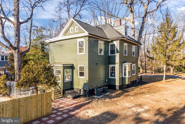 804 MAIN ST, Riverton, NJ 08077