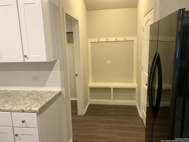 382 N Kowald Ln, New Braunfels, TX 78130