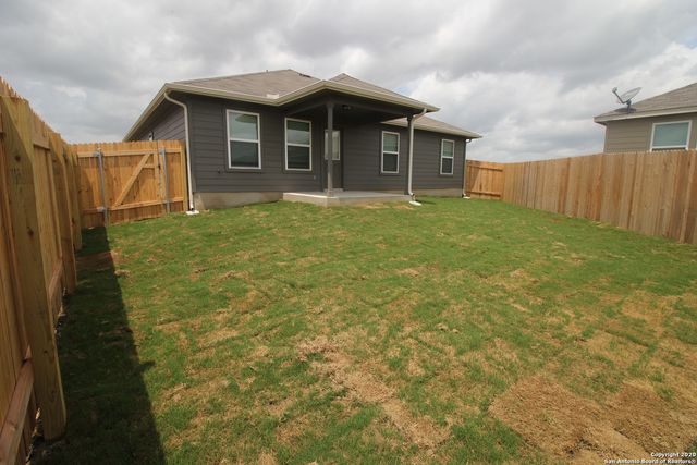 382 N Kowald Ln, New Braunfels, TX 78130