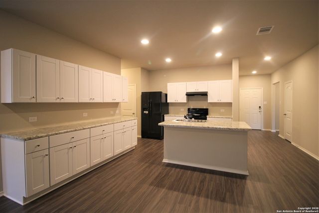 382 N Kowald Ln, New Braunfels, TX 78130