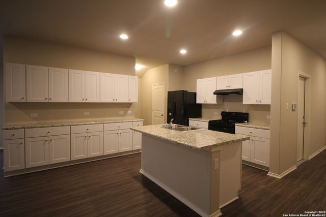 382 N Kowald Ln, New Braunfels, TX 78130