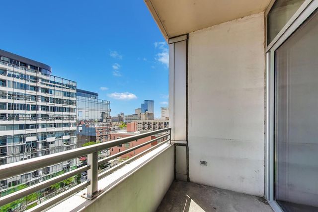1720 S Michigan Avenue 902, Chicago, IL 60616