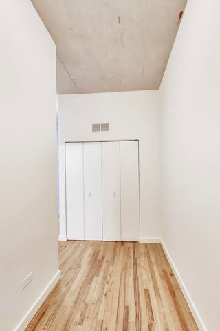 1720 S Michigan Avenue 902, Chicago, IL 60616