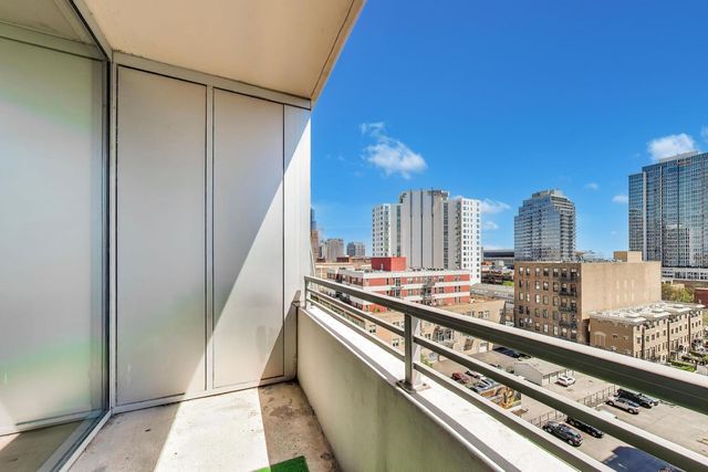 1720 S Michigan Avenue 902, Chicago, IL 60616
