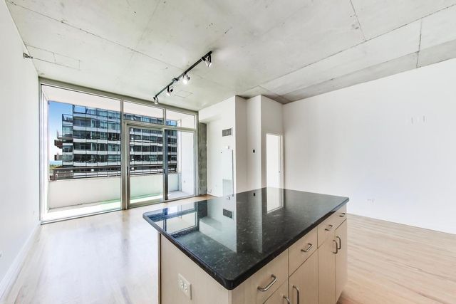 1720 S Michigan Avenue 902, Chicago, IL 60616