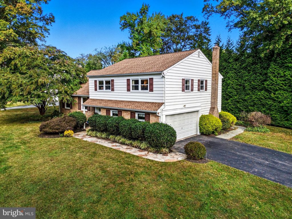 210 COOPER DR, Wallingford, PA 19086