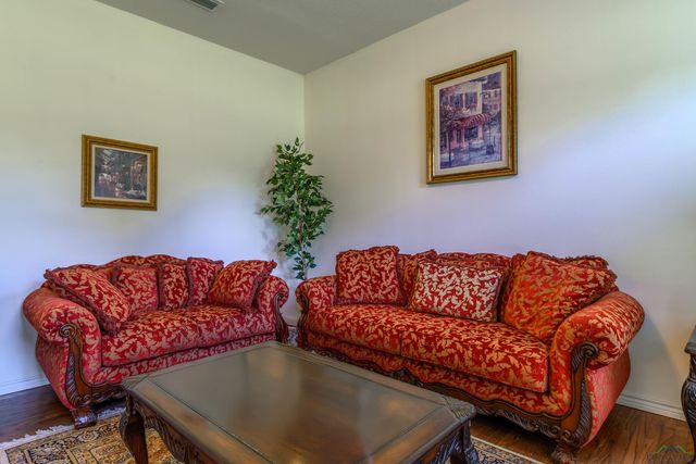 7369 CR 464D, Henderson, TX 75654
