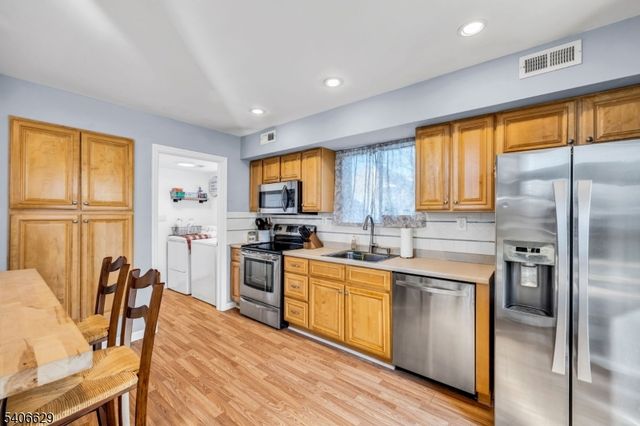107 Bluebird Dr 1A, Hillsborough Twp., NJ 08844