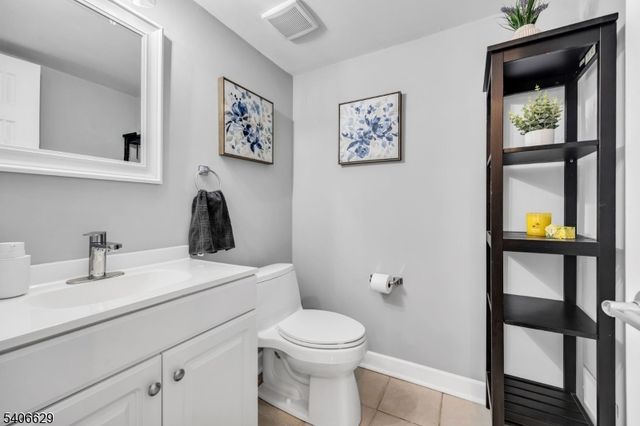 107 Bluebird Dr 1A, Hillsborough Twp., NJ 08844