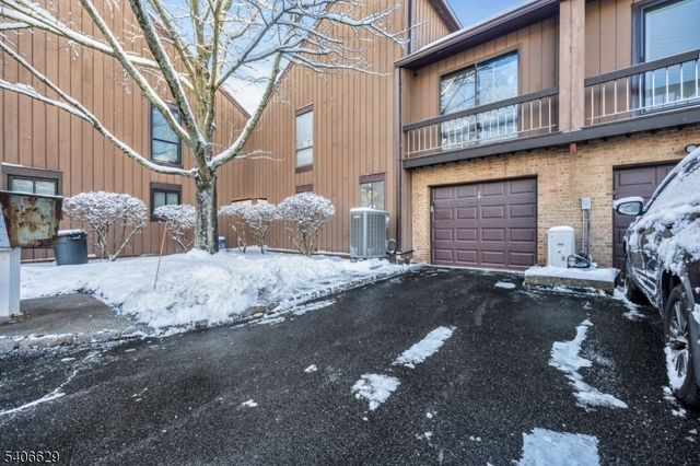 107 Bluebird Dr 1A, Hillsborough Twp., NJ 08844