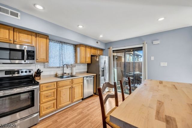 107 Bluebird Dr 1A, Hillsborough Twp., NJ 08844