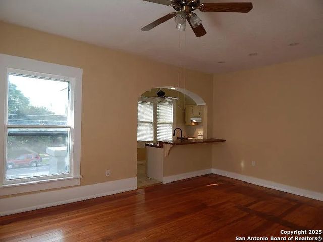 124 W MISTLETOE AVE, San Antonio, TX 78212