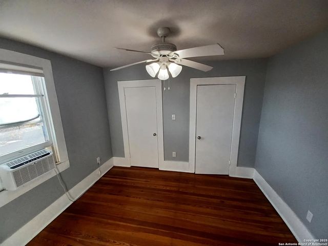 124 W MISTLETOE AVE, San Antonio, TX 78212