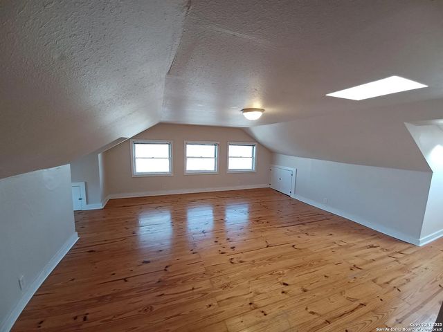 124 W MISTLETOE AVE, San Antonio, TX 78212