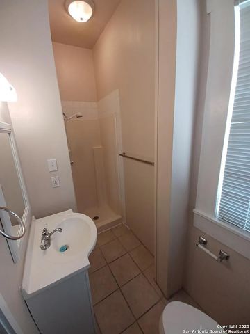 124 W MISTLETOE AVE, San Antonio, TX 78212