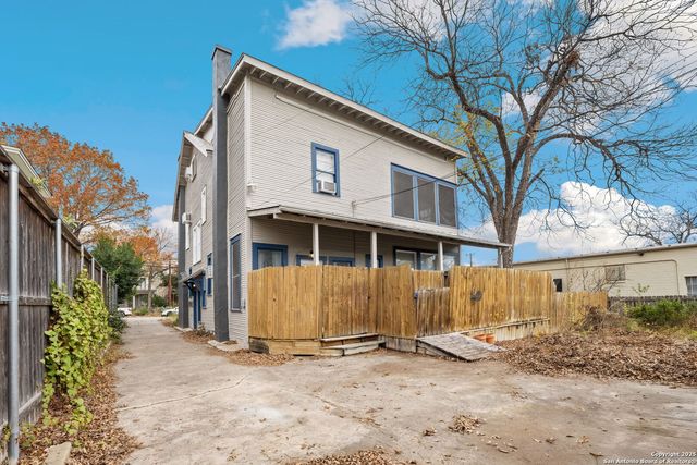 124 W MISTLETOE AVE, San Antonio, TX 78212