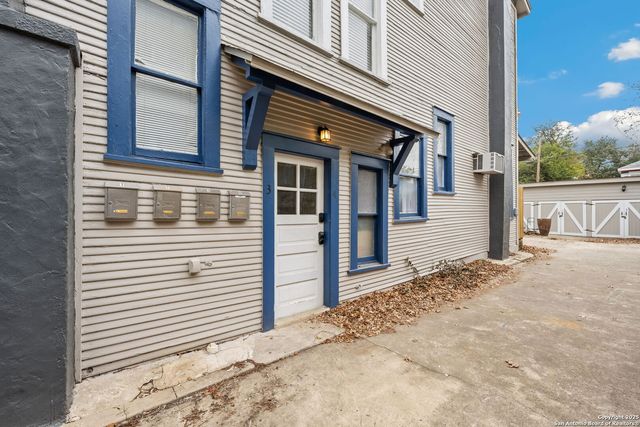 124 W MISTLETOE AVE, San Antonio, TX 78212