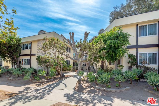 8401 Tuscany Avenue 4, Los Angeles, CA 90293