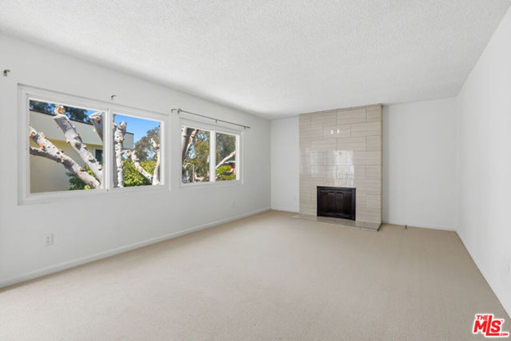 8401 Tuscany Avenue 4, Los Angeles, CA 90293