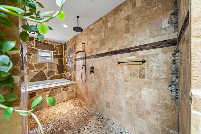 125 Turkey Trot, Hunt, TX 78024