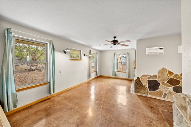 125 Turkey Trot, Hunt, TX 78024