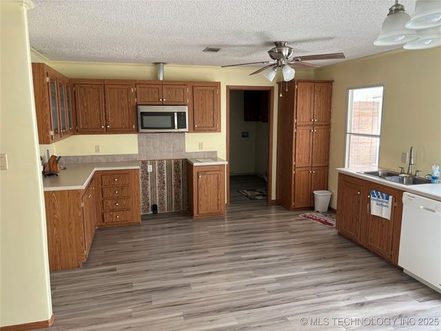 13937 Conley, Kingston, OK 73439