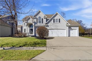 7510 W 145th Terrace, Overland Park, KS 66223
