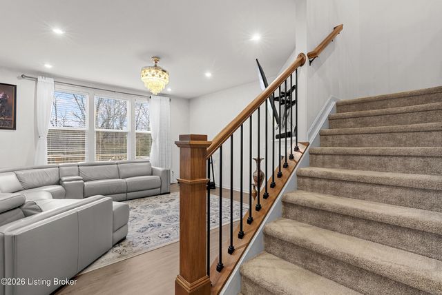 4642 Golden Eagle Dr, Louisville, KY 40245