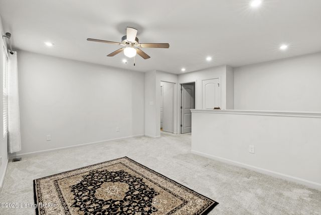 4642 Golden Eagle Dr, Louisville, KY 40245