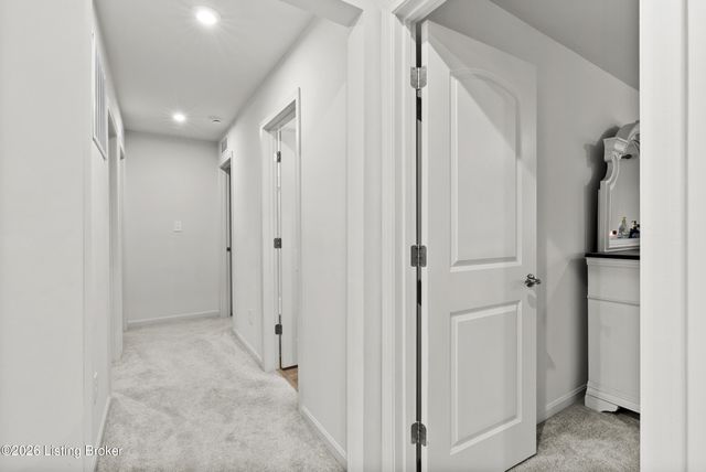 4642 Golden Eagle Dr, Louisville, KY 40245