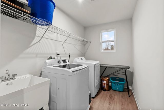 4642 Golden Eagle Dr, Louisville, KY 40245