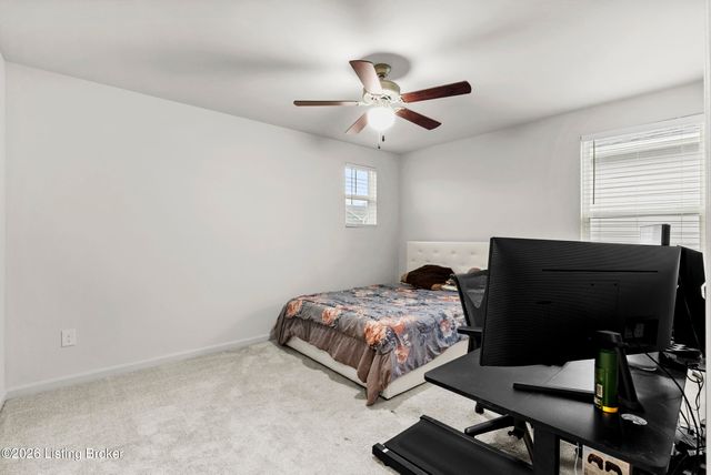 4642 Golden Eagle Dr, Louisville, KY 40245