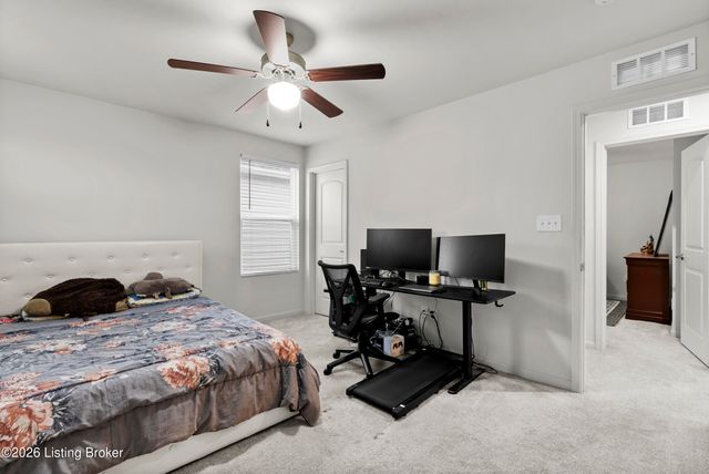 4642 Golden Eagle Dr, Louisville, KY 40245