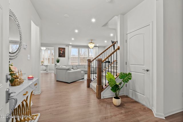 4642 Golden Eagle Dr, Louisville, KY 40245