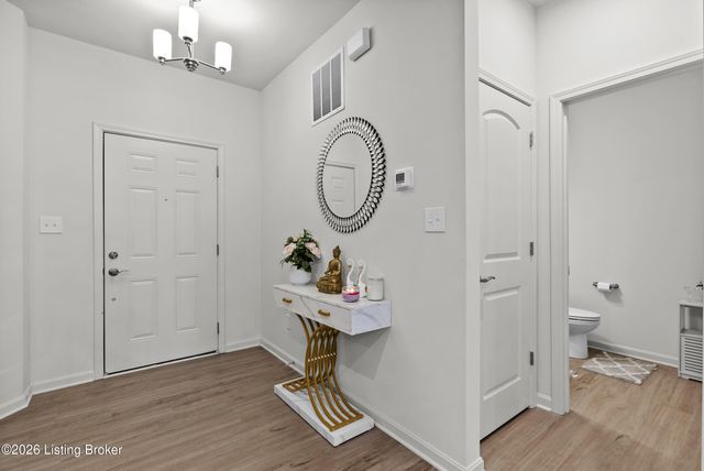 4642 Golden Eagle Dr, Louisville, KY 40245