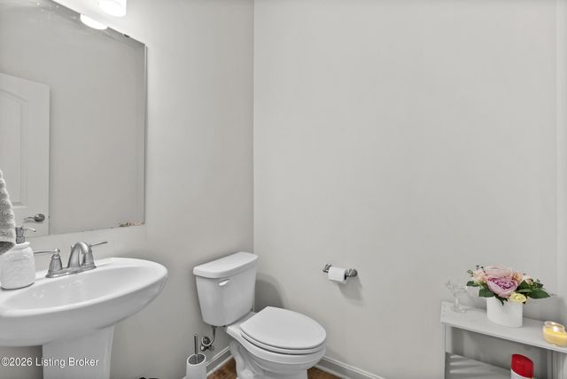 4642 Golden Eagle Dr, Louisville, KY 40245