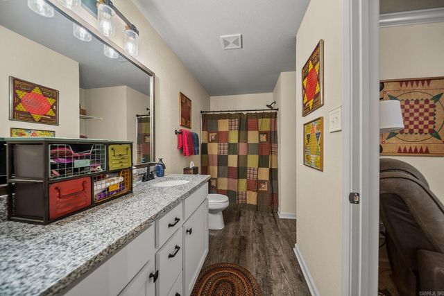 1015 OKeefe Avenue, Conway, AR 72032