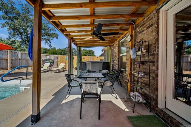 1015 OKeefe Avenue, Conway, AR 72032