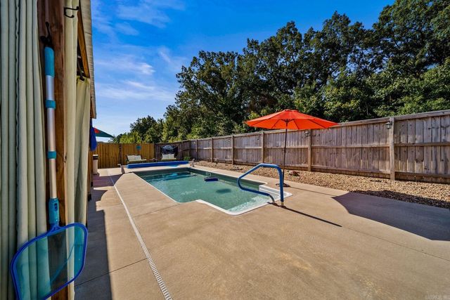 1015 OKeefe Avenue, Conway, AR 72032