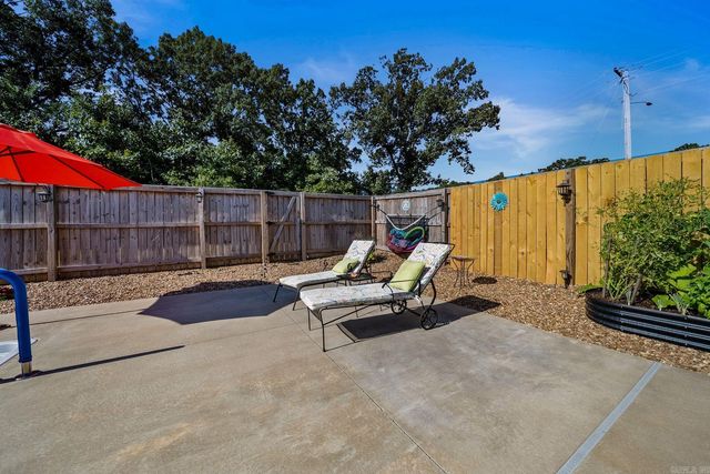 1015 OKeefe Avenue, Conway, AR 72032