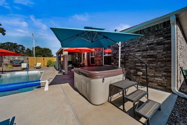 1015 OKeefe Avenue, Conway, AR 72032
