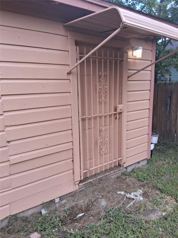 3513 Rockingham Street, Houston, TX 77051