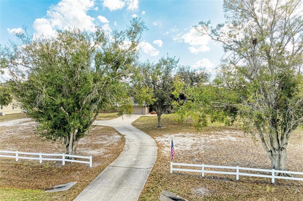 Image 2 of property listing at 22120 26TH AVENUE E, Bradenton, FL 34211