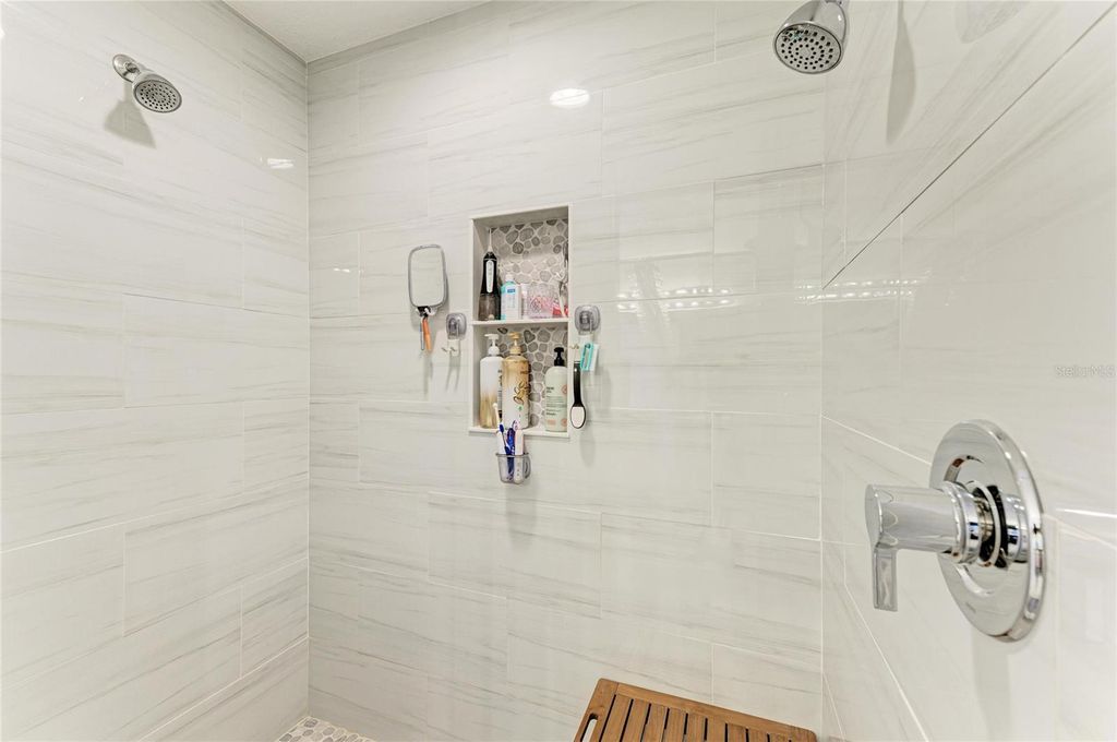 Image 23 of property listing at 22120 26TH AVENUE E, Bradenton, FL 34211